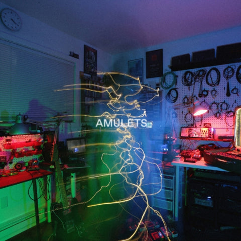 AMULETS - BETWEEN DISTANT & REMOTE (Vinyl LP)
